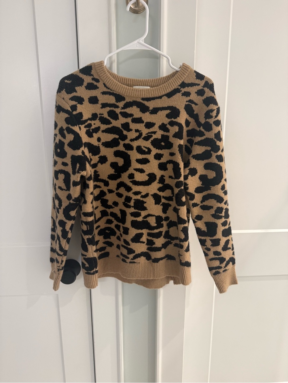 Molly Bracken Leopard Print Crewneck Sweater - Black & Tan